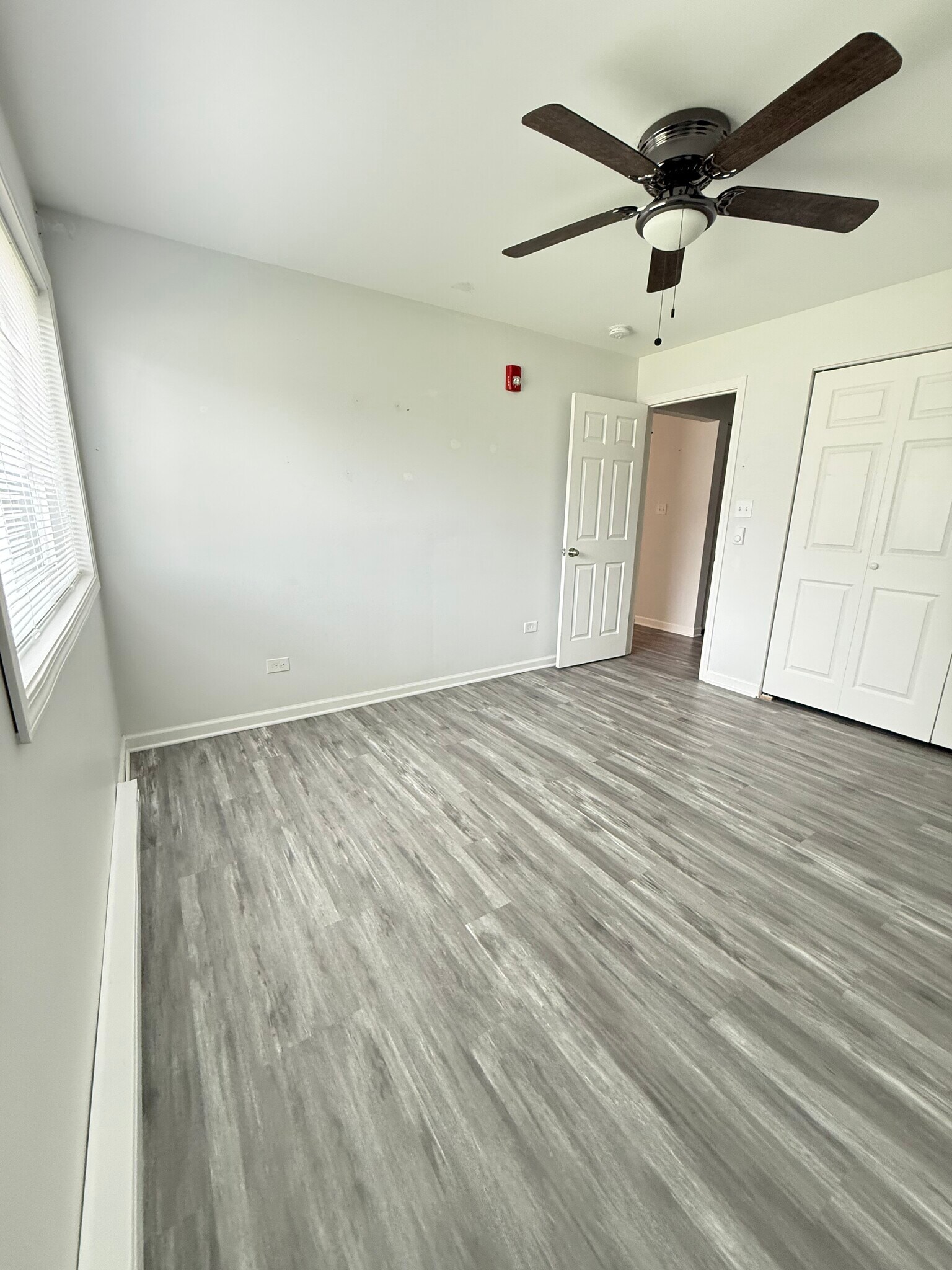 Building Photo - 170 S Waters Edge Dr