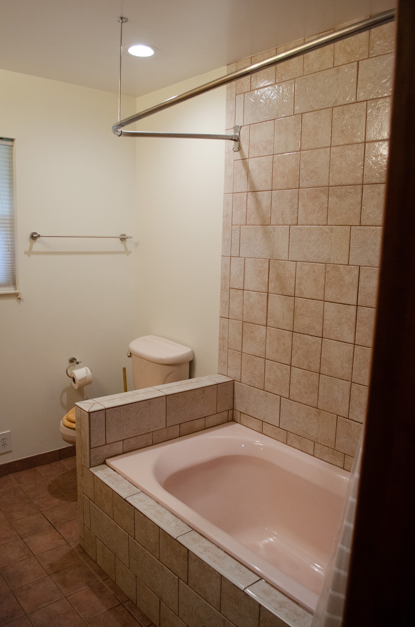 Full Bathroom with Tub - 1314 Grant St