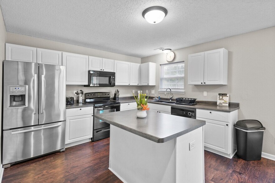 Building Photo - 9928 Comb Run Ct