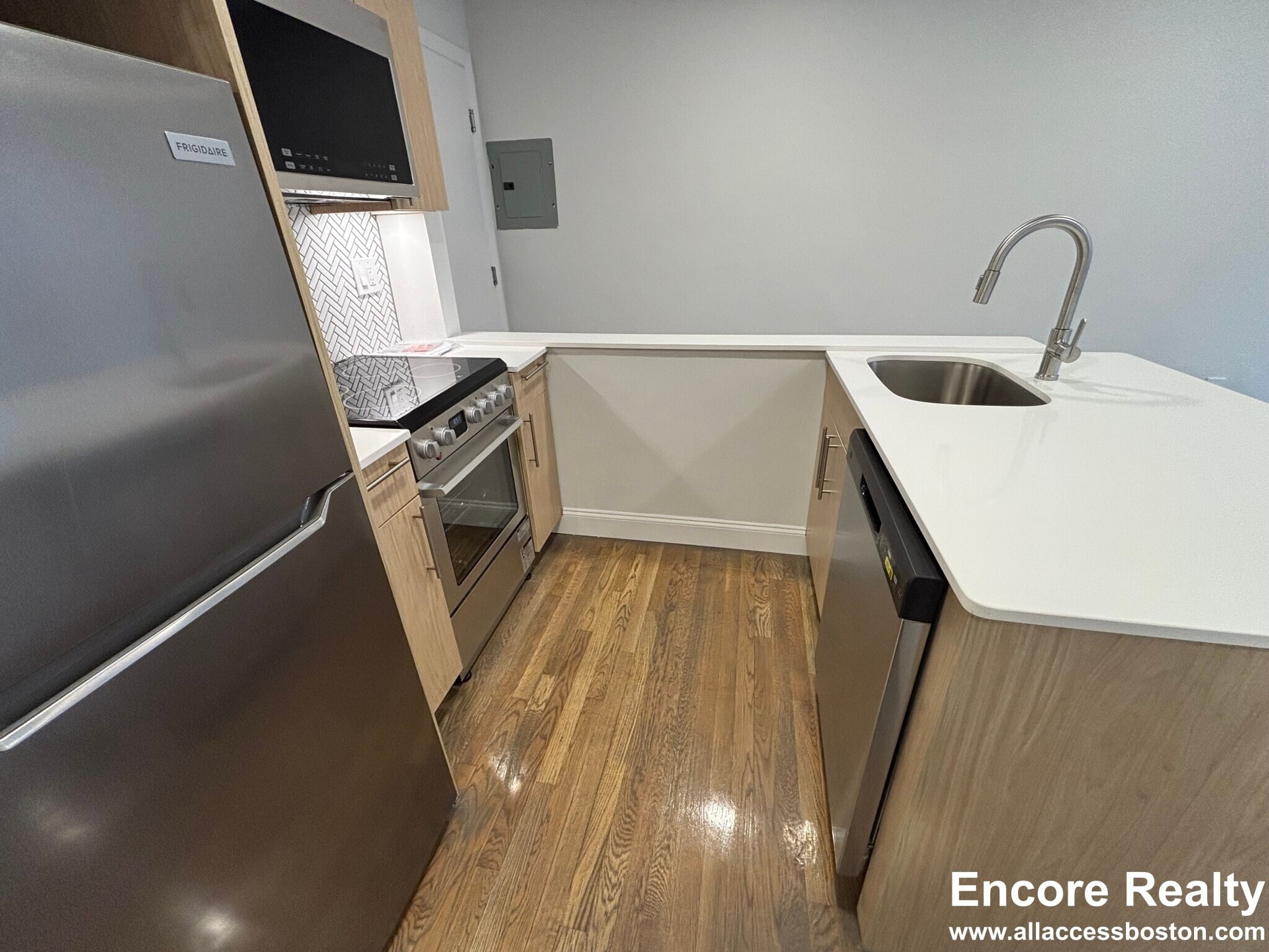 Building Photo - 531 Beacon St