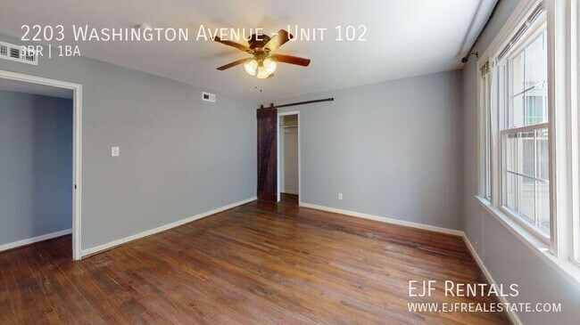 Building Photo - 2203 Washington Ave