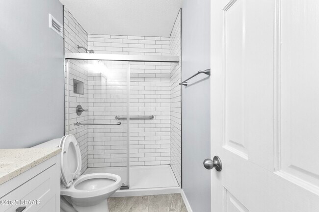 Building Photo - 2200 S Palmetto Ave