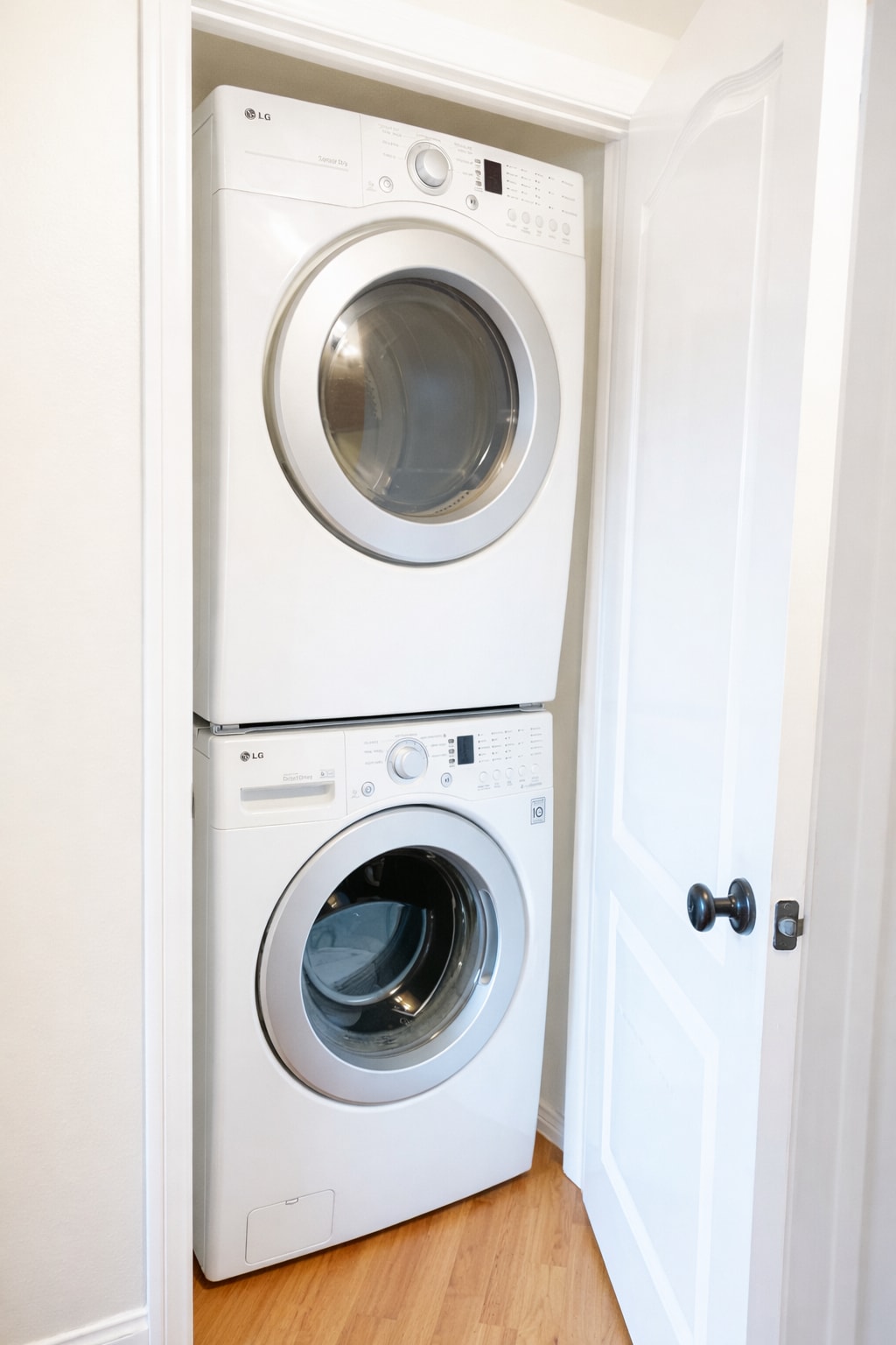 Building Photo - 7037 La Tijera Blvd