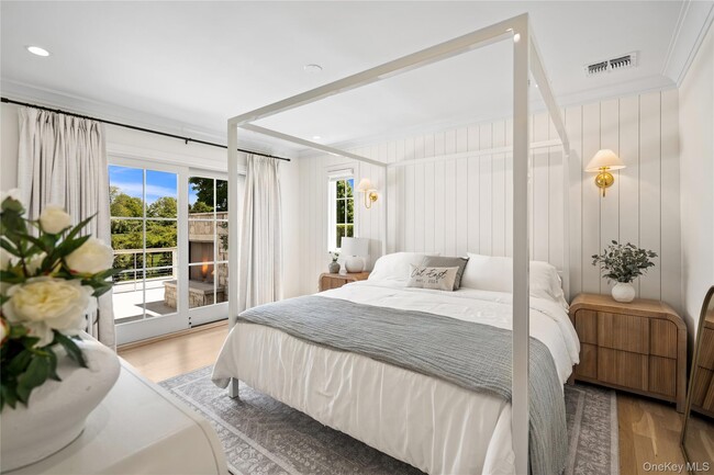 Building Photo - 4 Carriage Ln