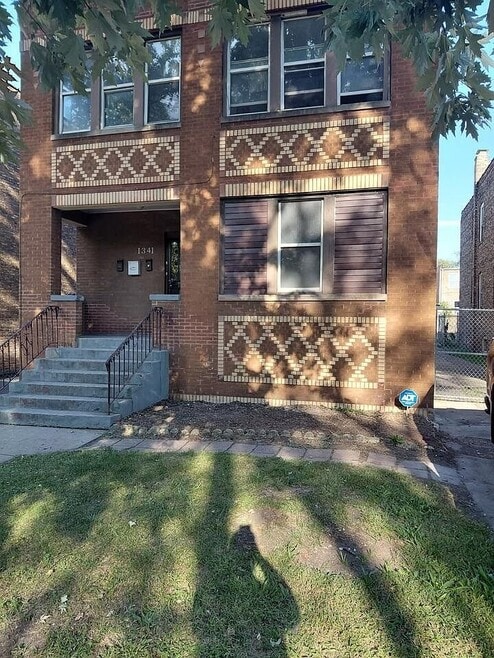 Building Photo - 1341 Marshall St