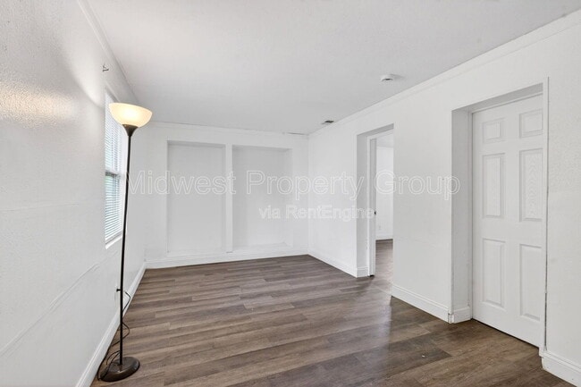 Building Photo - 2352 Rockdale Ave