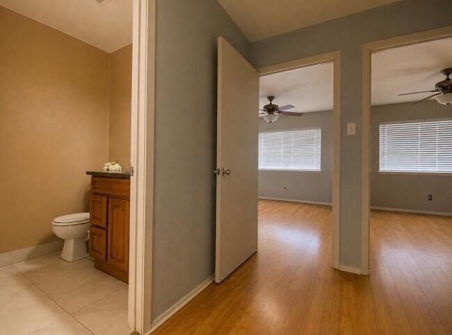 Building Photo - 7913 Grove Ridge Dr