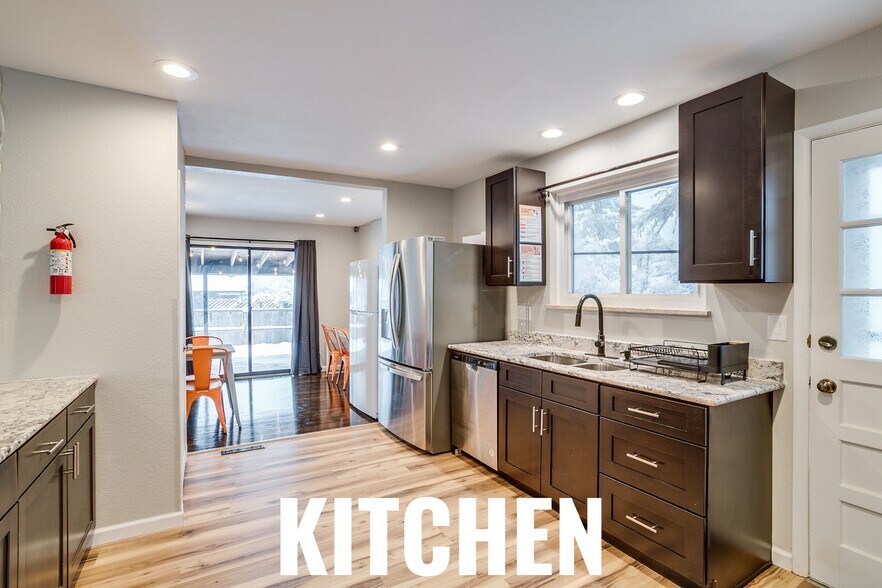 Building Photo - 201 Toledo St