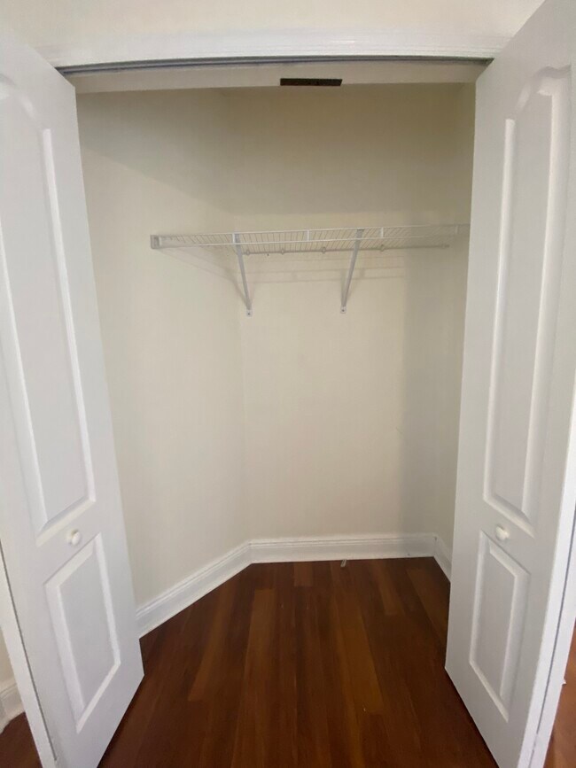 Building Photo - 12101 Santaluz Dr