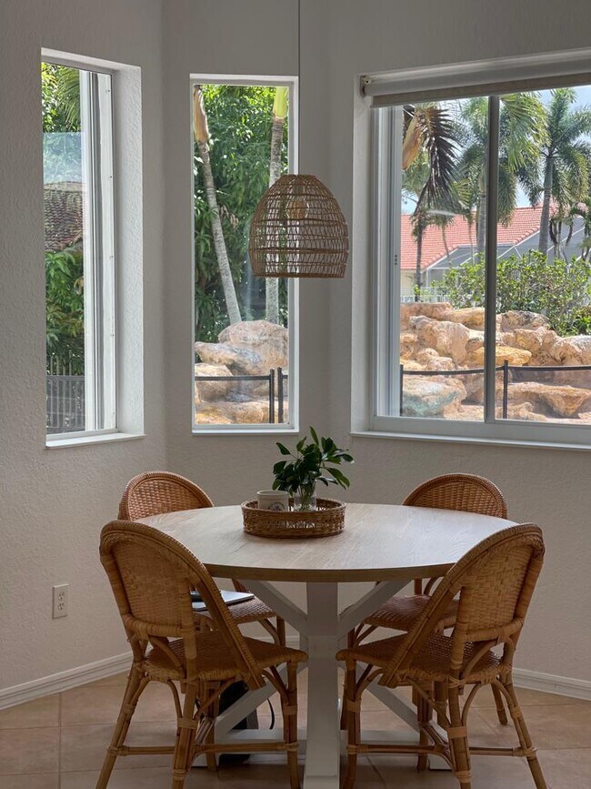 Building Photo - 4600 Mariners Cove Dr