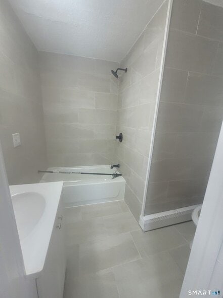 Building Photo - 2304 Barnum Ave