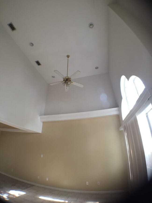 Building Photo - 2501 N I St