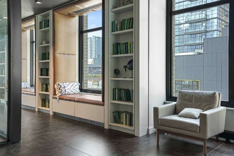 Building Photo - 158 W Superior St