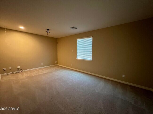 Building Photo - 2467 E Orleans Dr