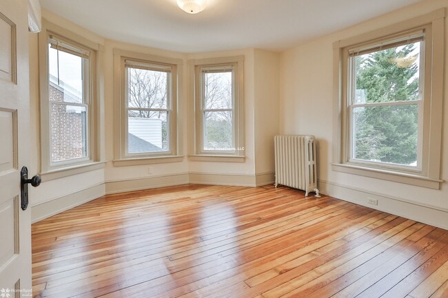 Building Photo - 67 W Laurel St