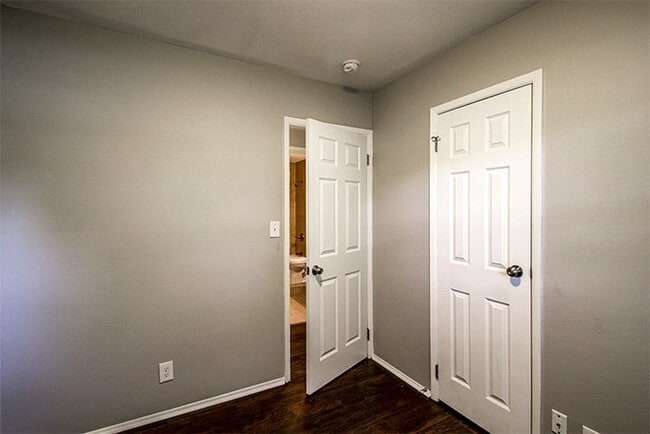 Building Photo - Everything' Is Updated!  4BR, 1BA -  Fully...