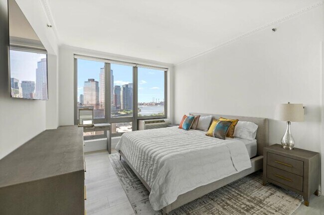Building Photo - 2 bedroom in Long Island City NY 11101