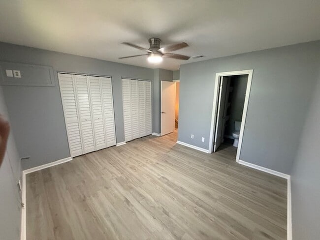 Building Photo - Upgraded - Woodlake Villa 148