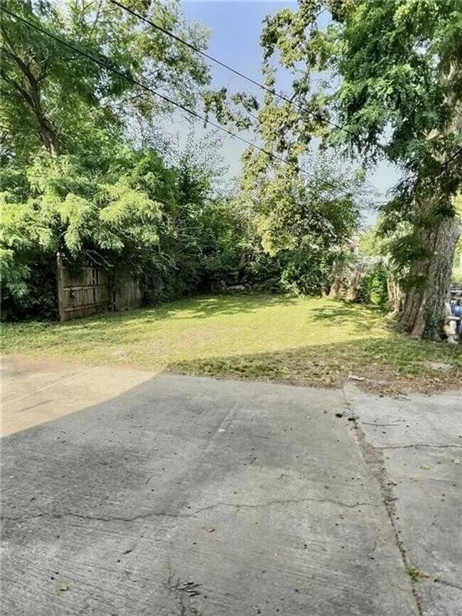 Building Photo - 2006 Agnes Ave