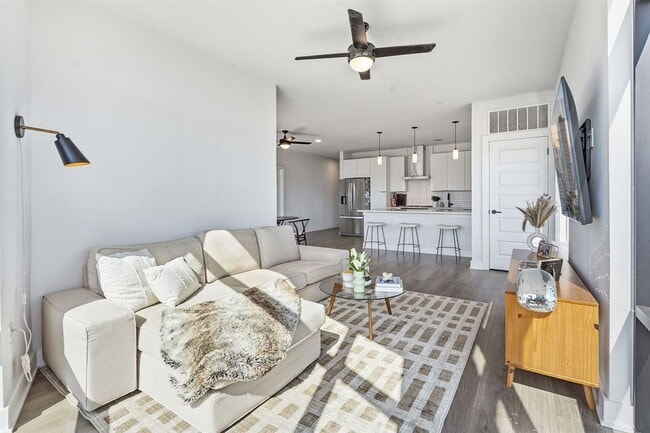 Building Photo - 2220 Webberville Rd