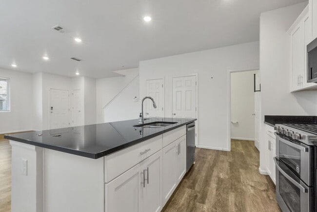Building Photo - 21546 E 59th Pl