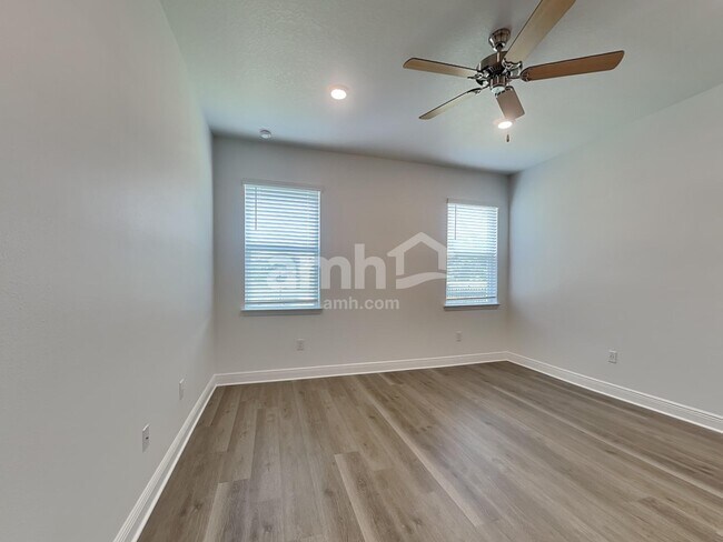 Building Photo - 6443 Atlantic Bch Ave