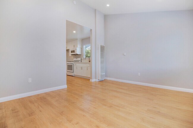 Building Photo - Olive Avenue Triplex