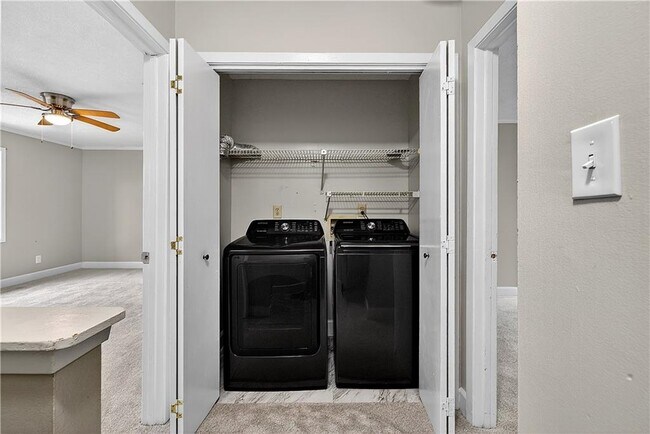 Building Photo - 679 Anderson Walk