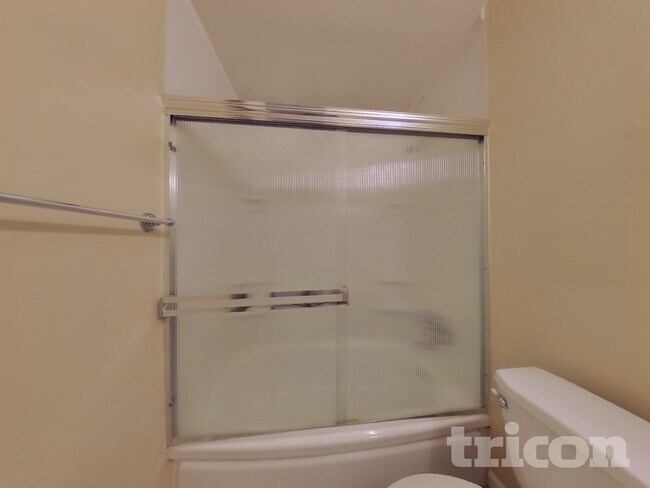 Building Photo - 1724 Hemlock St