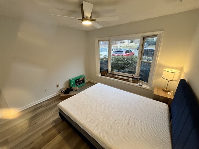 Building Photo - 77 Forest Oaks Dr