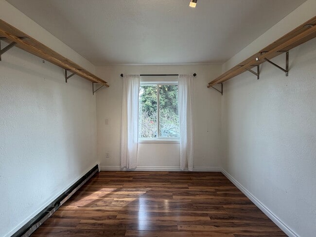 Building Photo - Beautifully remodeled Home in NE Anchorage