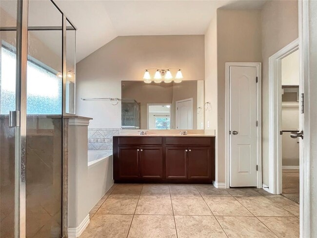 Building Photo - 2468 Millbrook Loop