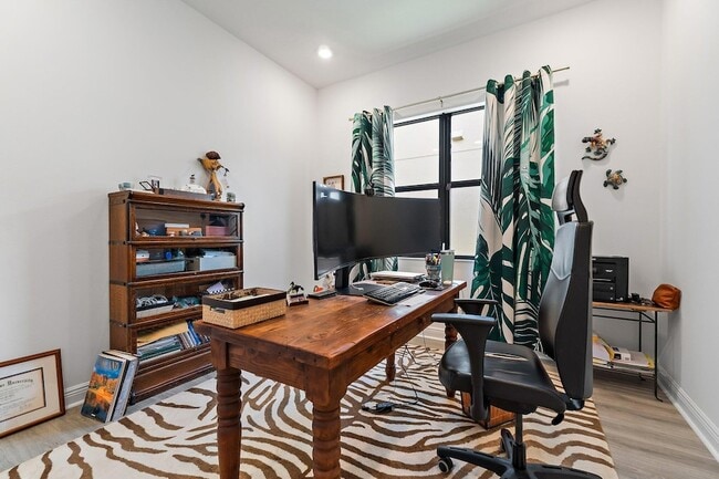 Building Photo - 15883 Key Biscayne Ln