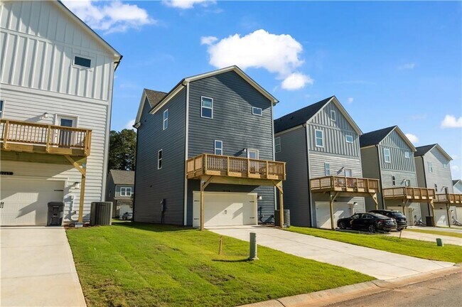 Building Photo - 668 Devon Aly