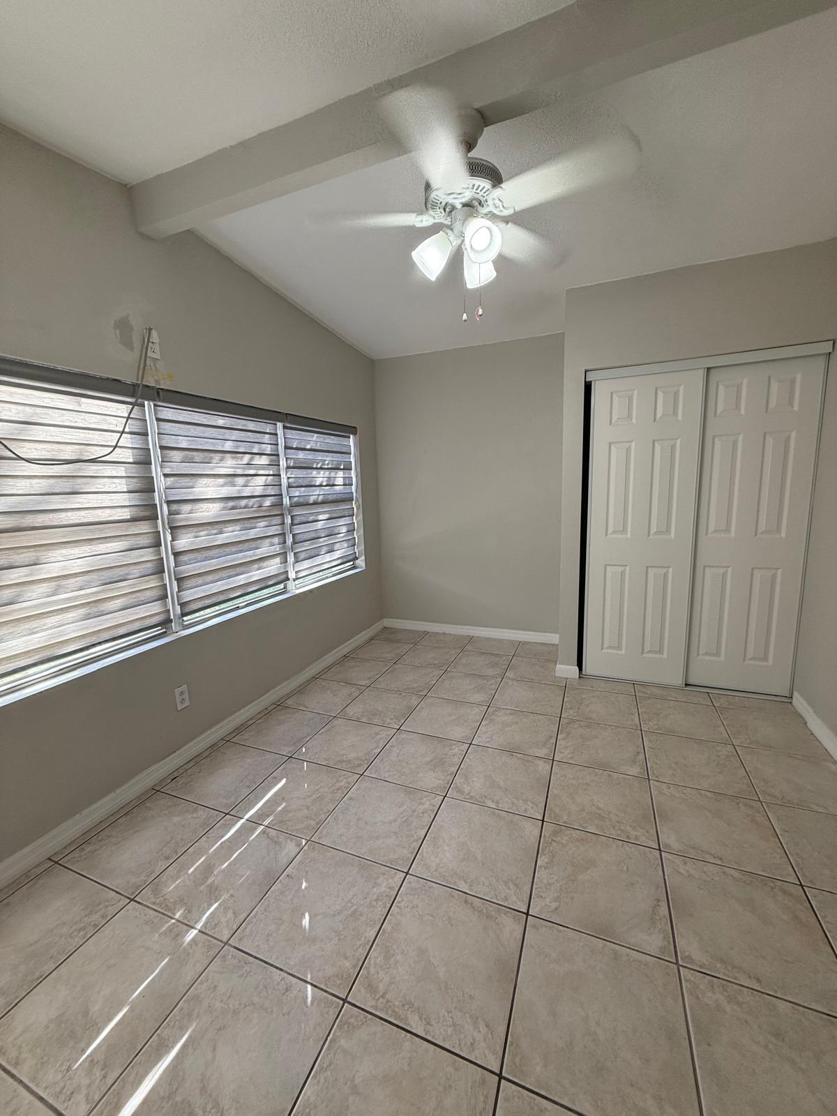 Building Photo - 3196 Normandy Dr
