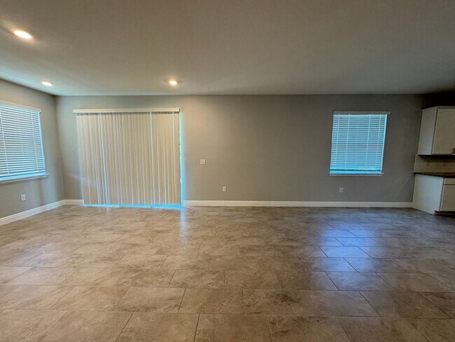 Building Photo - Available NOW!  Incredible, SPACIOUS 5 Bed...