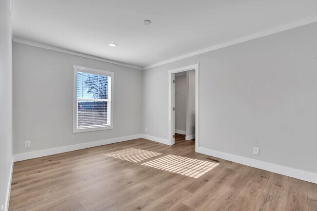 Building Photo - Spacious 2BR, 2BA home on 1.5 acres with Extra Storage - $1650/mo rent***