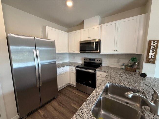 Building Photo - 1382 Tallowwood Ln