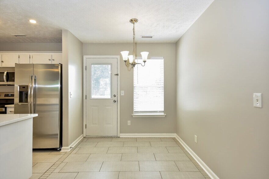 Building Photo - 535 Wildwood Dr