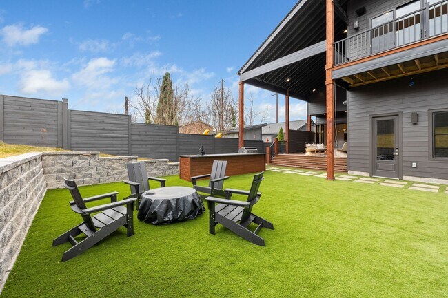 Building Photo - 601 S 9th St