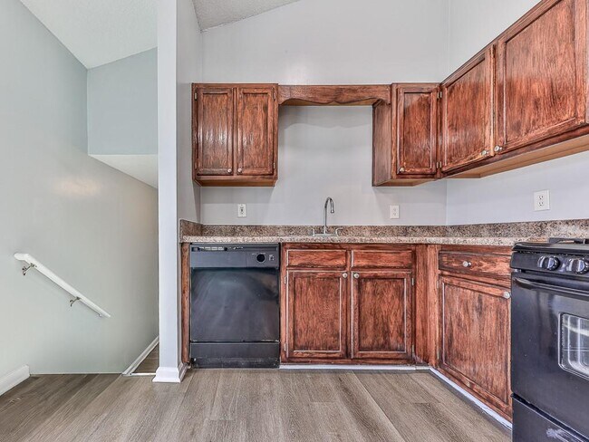 Building Photo - 4375 Yellow Rose Dr