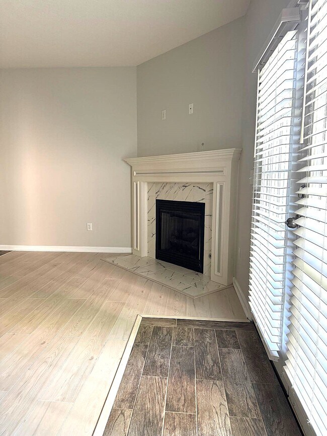 Building Photo - 325 Falling Br Rd