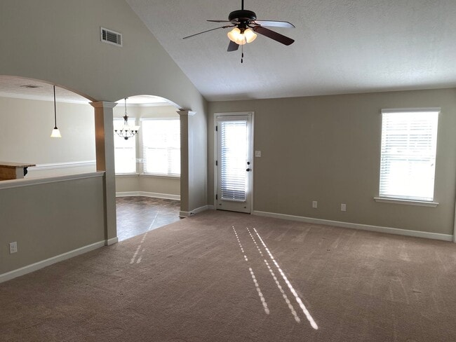 Building Photo - 2022 Hatton Ct