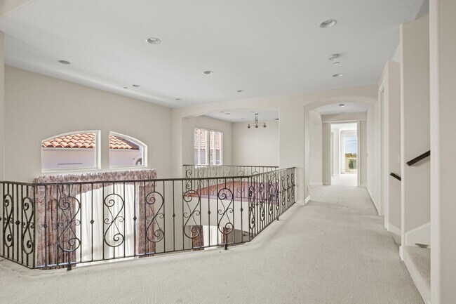 Building Photo - Stunning 4 bed, 4.5 bath home located on a quiet and highly desirable street in Redondo Beach