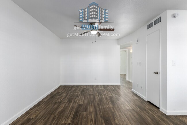 Building Photo - 1923 E Hayden Ln