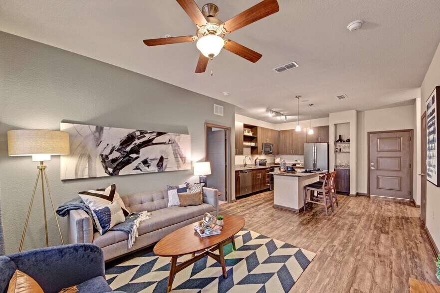 Courtney At Lake Shadow 545 S Keller Rd Orlando FL 32810 Apartment