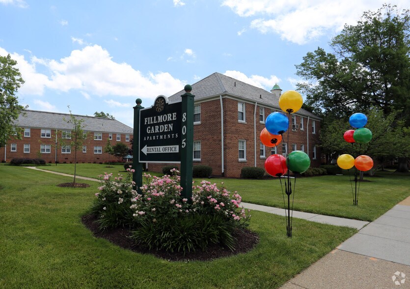 Fillmore Garden Apartments 805 S Walter Reed Dr Arlington VA 22204 Apartment Finder