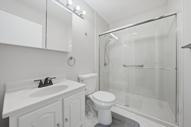 Building Photo - 238 Algonquin Ct