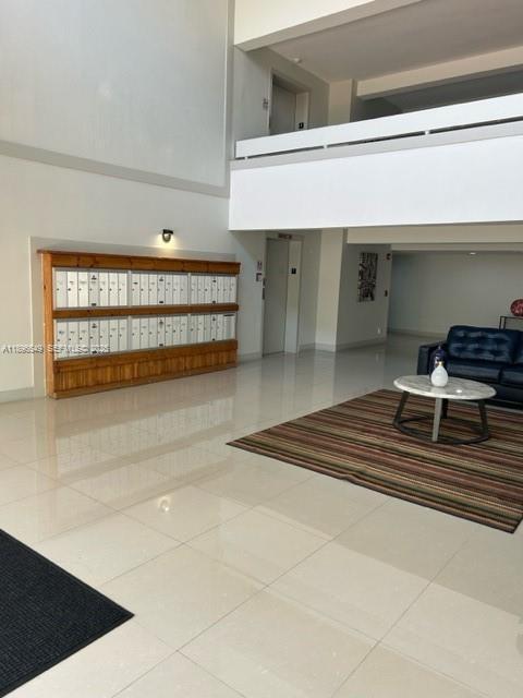 Building Photo - 303 Racquet Club Rd