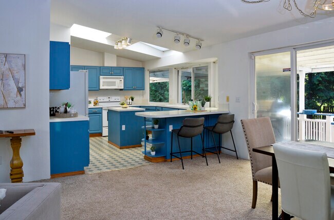 Building Photo - 13315 Lost Lake Rd